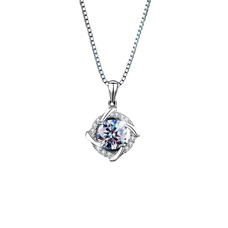 One Carat Moissanite Diamond Rotating Four-leaf Clover Necklace
