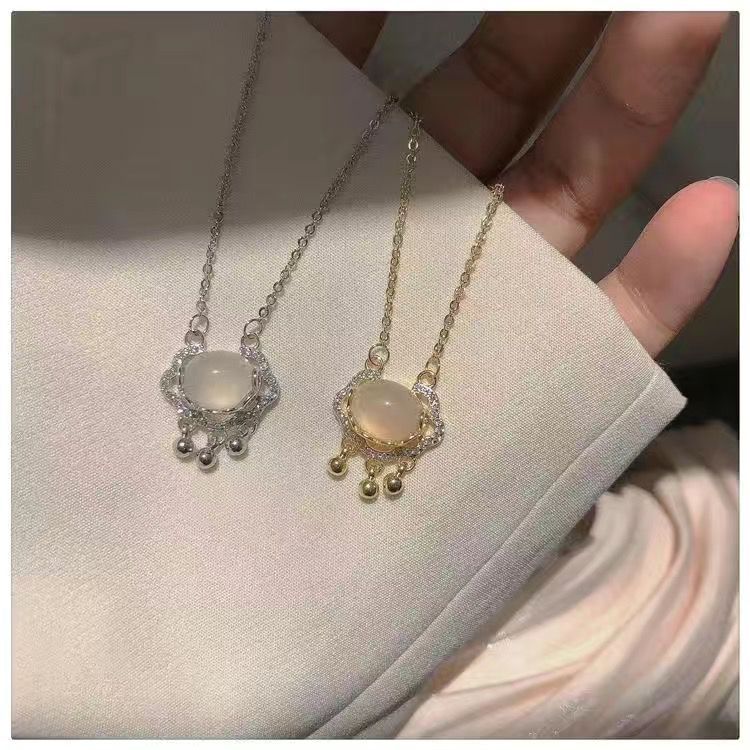 Stone Necklace Female Clavicle Chain